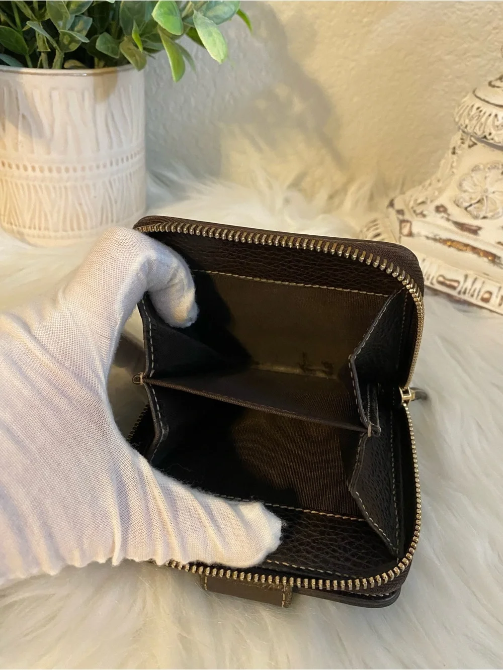 Gucci Brown/Beige Crystal Canvas GG Monogram Zip-Around Wallet - Picture 14 of 16